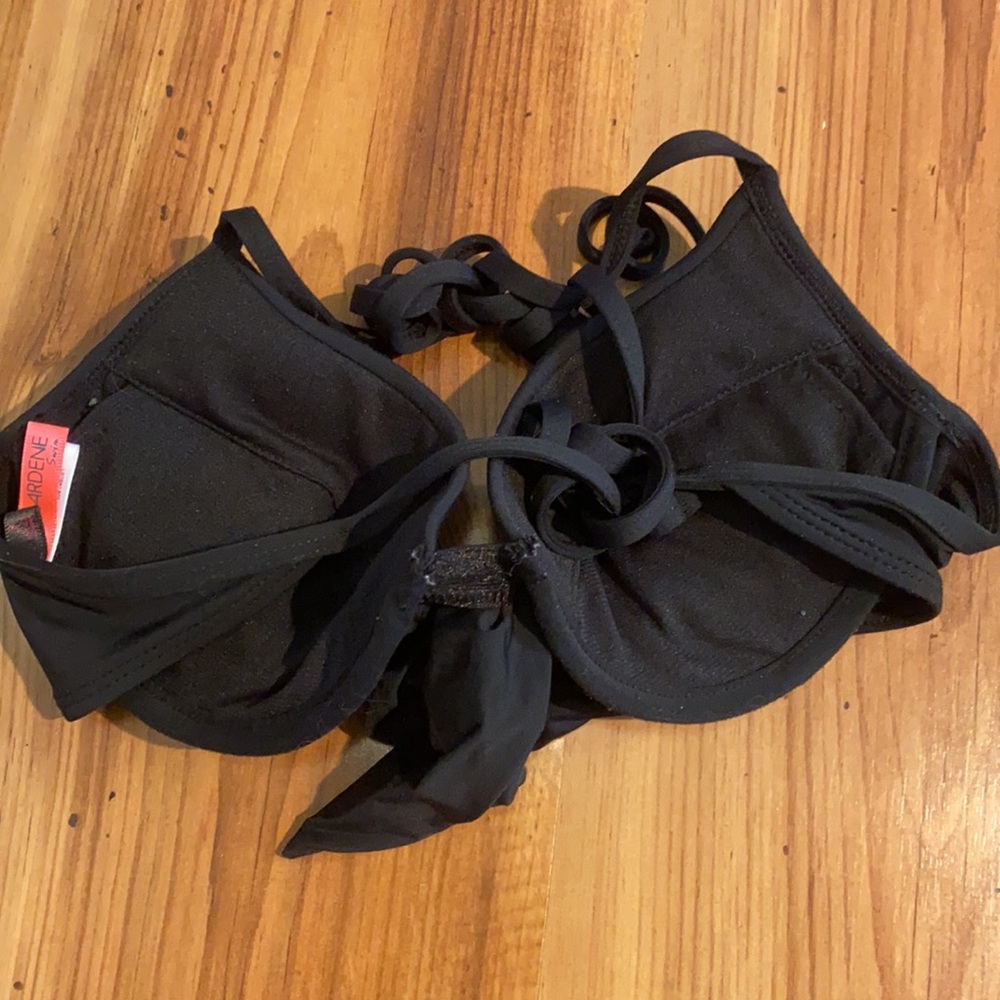 Bathing suits - Picture 6 of 7